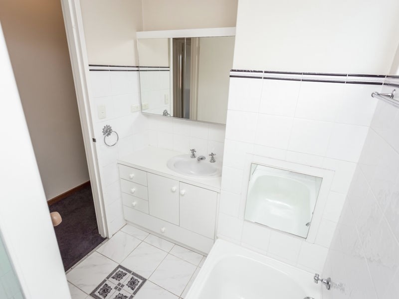 3/4 Saunders Street, Como WA 6152