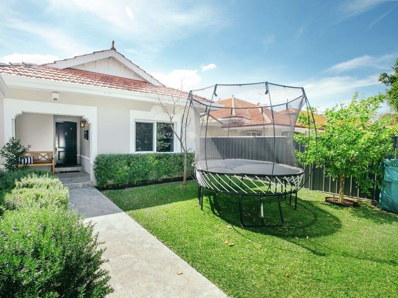 2 Pilgrim Street, South Perth WA 6151