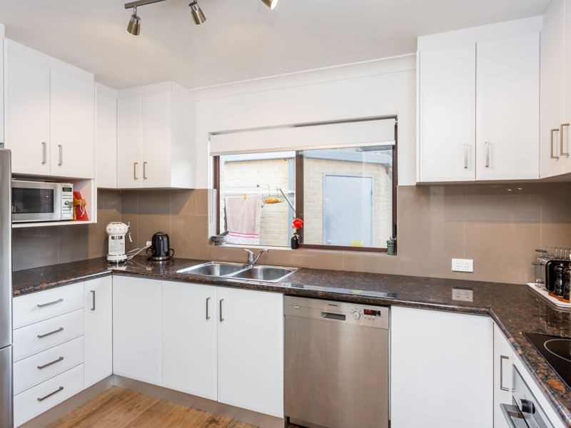 1/3 Lawrence Street, Como WA 6152