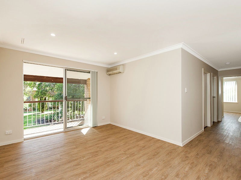 17/1 Clydesdale Street, Como WA 6152