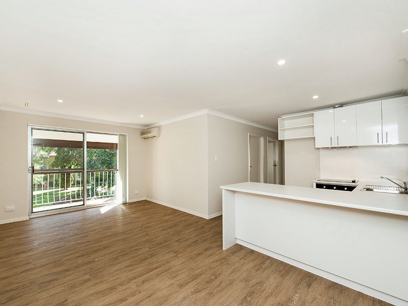 17/1 Clydesdale Street, Como WA 6152