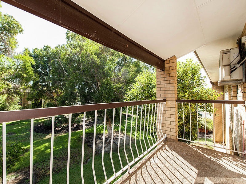 17/1 Clydesdale Street, Como WA 6152