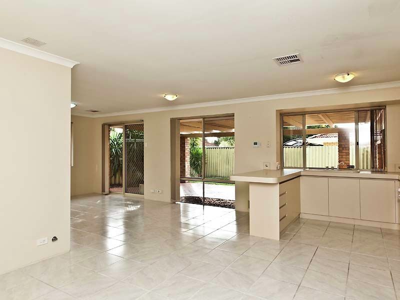 1 & 2/27 Edgecumbe Street, Como WA 6152