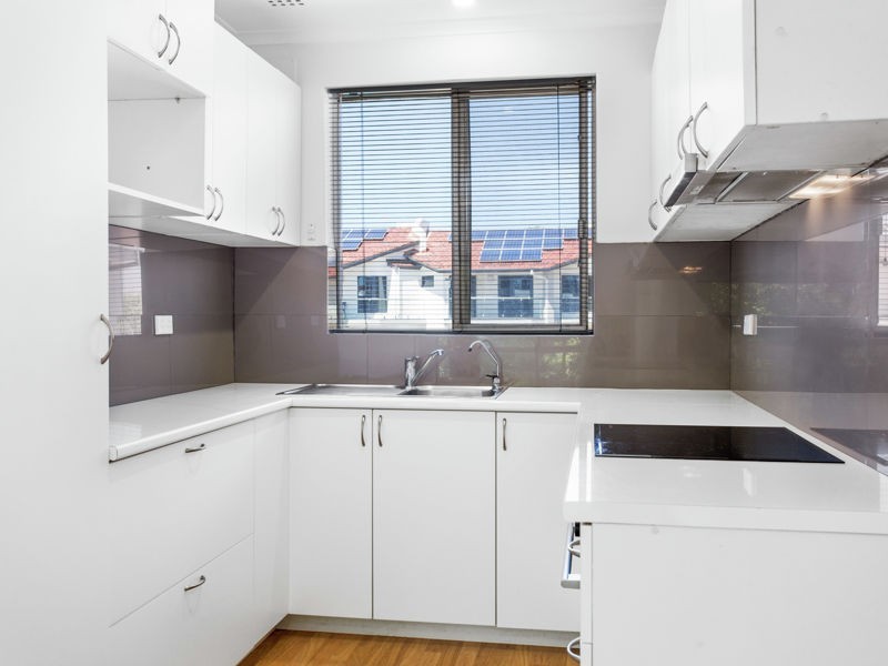 25/4 Comer Street, Como WA 6152