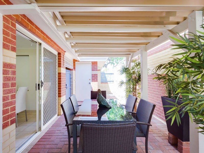 90 Cloister Avenue, Manning WA 6152