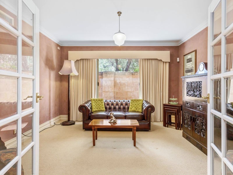 18 Broad Street, Kensington WA 6151