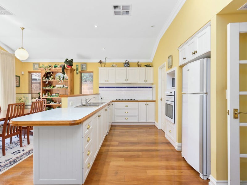 18 Broad Street, Kensington WA 6151