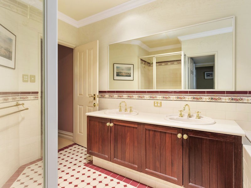 18 Broad Street, Kensington WA 6151