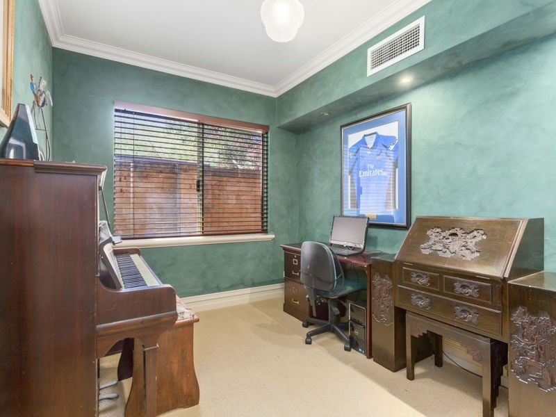 18 Broad Street, Kensington WA 6151