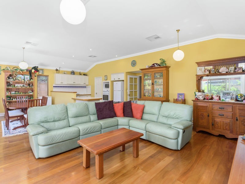 18 Broad Street, Kensington WA 6151