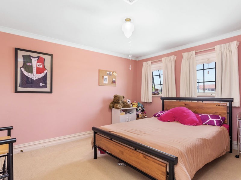 18 Broad Street, Kensington WA 6151