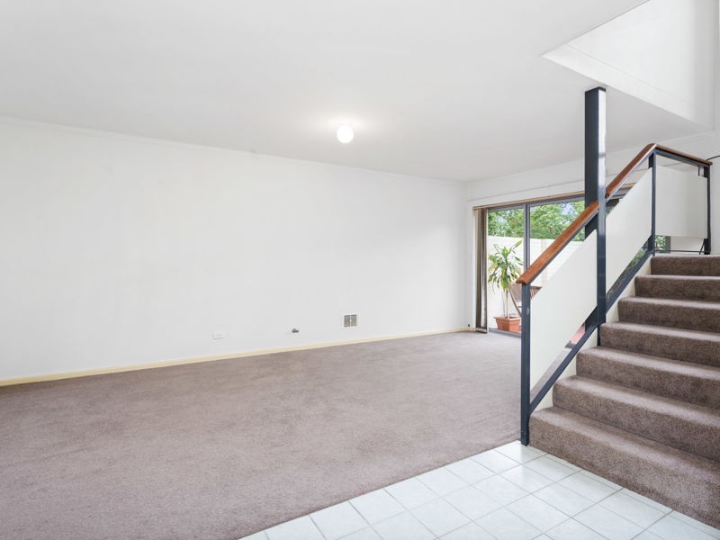 5/27 Melinga Court, Karawara WA 6152