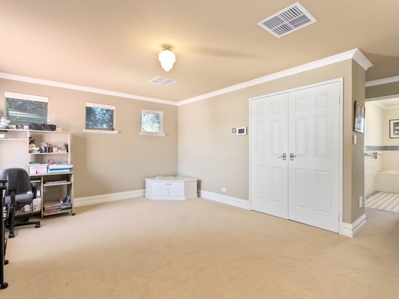 18 Broad Street, Kensington WA 6151