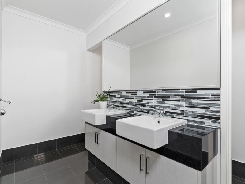 9a Burnett Road, Manning WA 6152