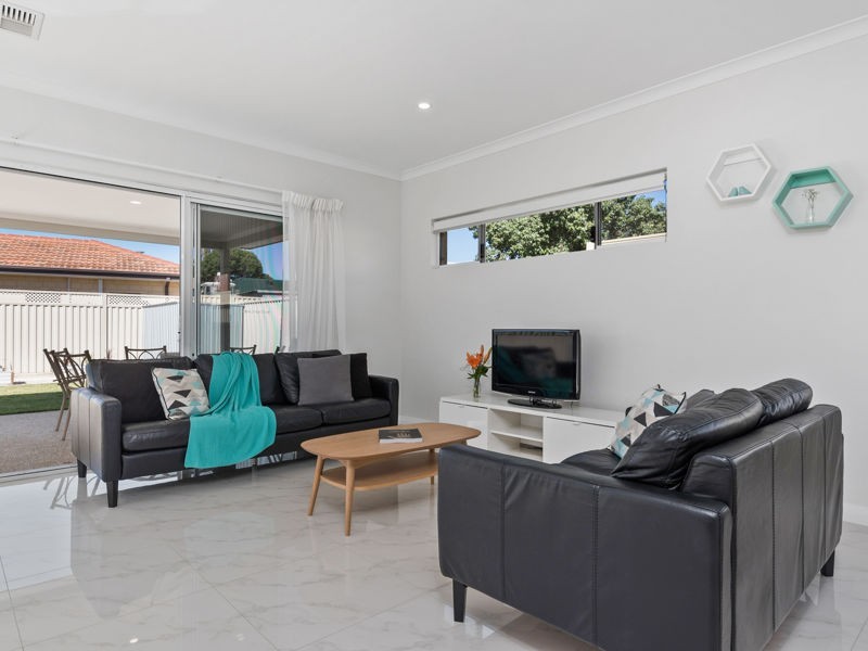 9a Burnett Road, Manning WA 6152