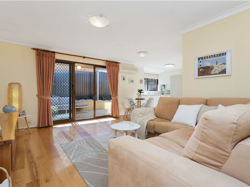 4/300 Preston Point Road, Attadale WA 6156