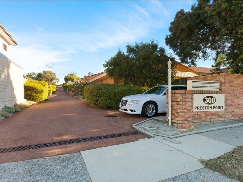 4/300 Preston Point Road, Attadale WA 6156