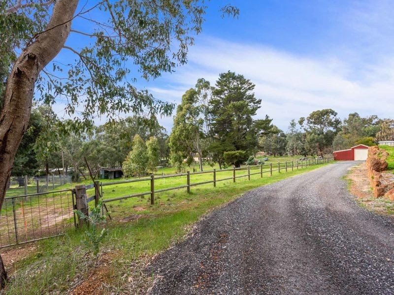 9 Wallangarra Drive, Bedfordale WA 6112