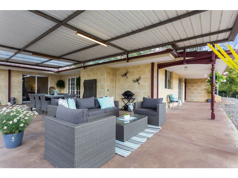 9 Wallangarra Drive, Bedfordale WA 6112
