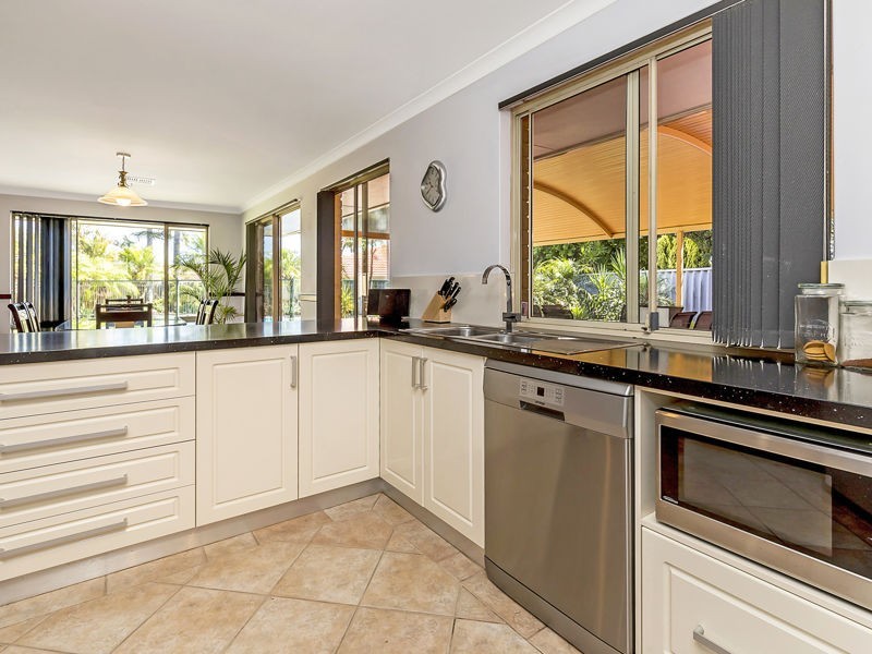 41 Markham Way, Swan View WA 6056