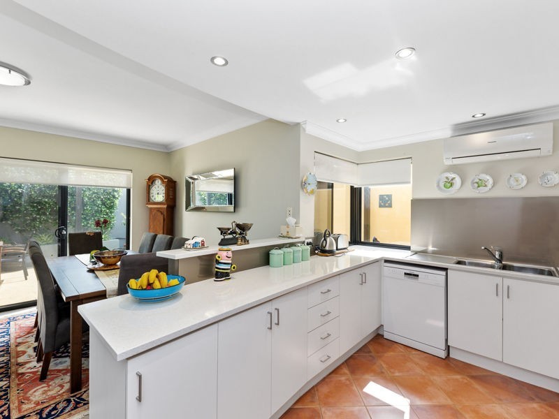 2/59 Gardner Street, Como WA 6152