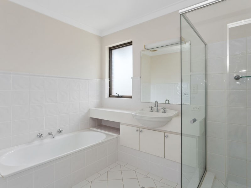 8/74 Comer Street, Como WA 6152