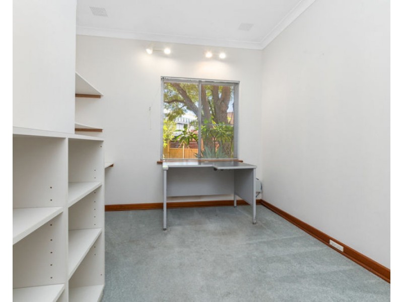 35 Welwyn Avenue, Manning WA 6152