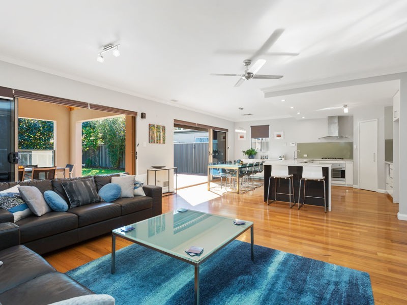 8A Downey Drive, Manning WA 6152