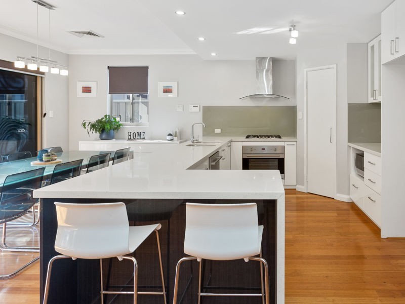 8A Downey Drive, Manning WA 6152