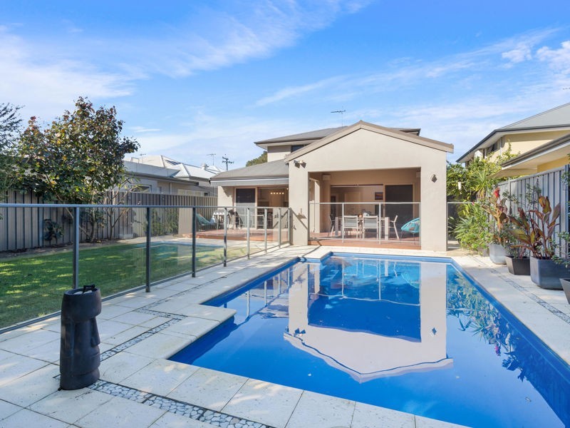 8A Downey Drive, Manning WA 6152