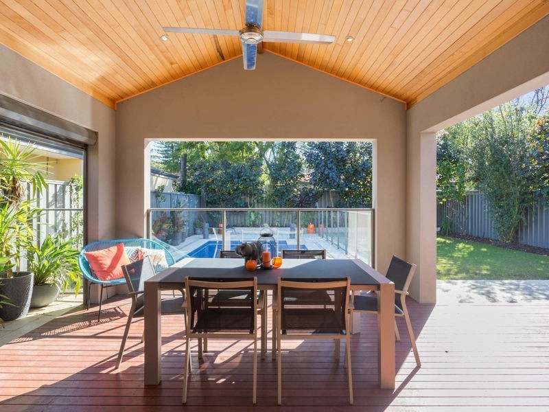 8A Downey Drive, Manning WA 6152