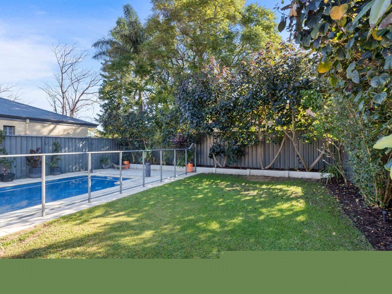 8A Downey Drive, Manning WA 6152