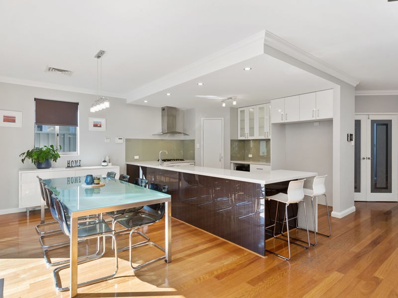 8A Downey Drive, Manning WA 6152