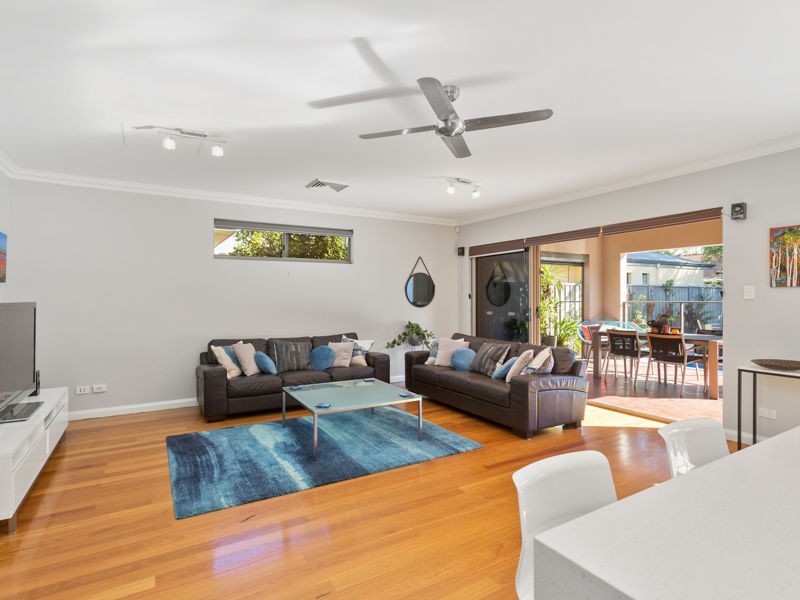 8A Downey Drive, Manning WA 6152