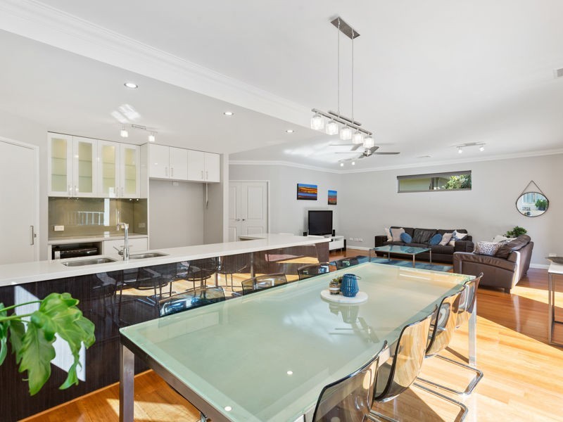 8A Downey Drive, Manning WA 6152