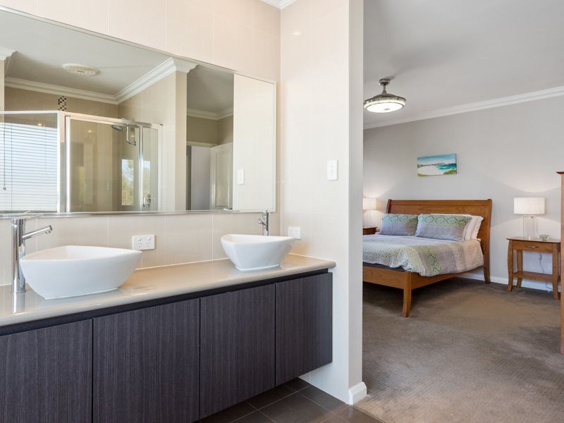 8A Downey Drive, Manning WA 6152