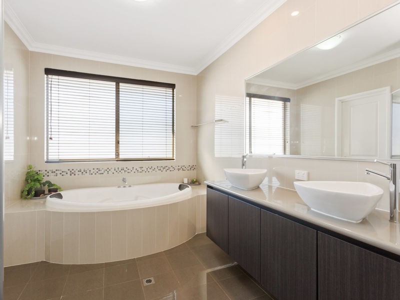 8A Downey Drive, Manning WA 6152