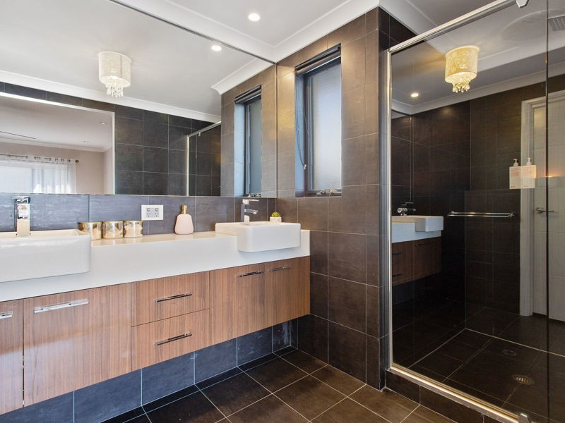 4 Anthus Corner, Waterford WA 6152