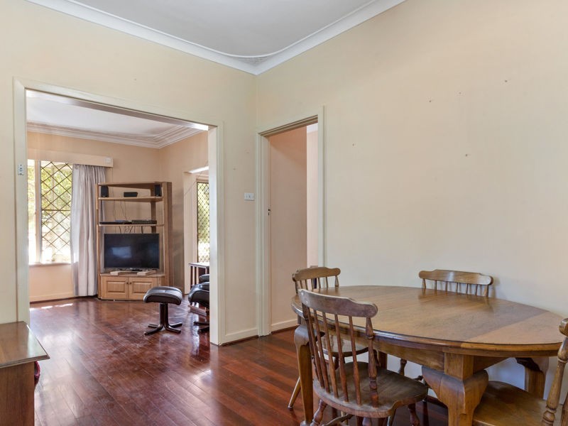 3 Leslie Street, Cannington WA 6107