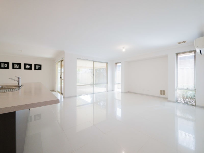 9 Crimson Way, Harrisdale WA 6112