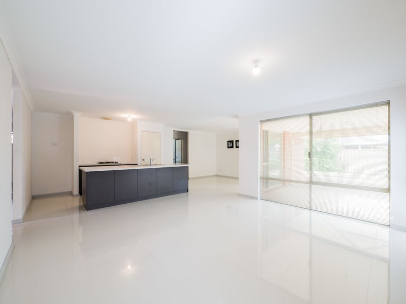 9 Crimson Way, Harrisdale WA 6112