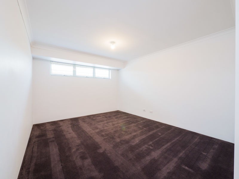 9 Crimson Way, Harrisdale WA 6112