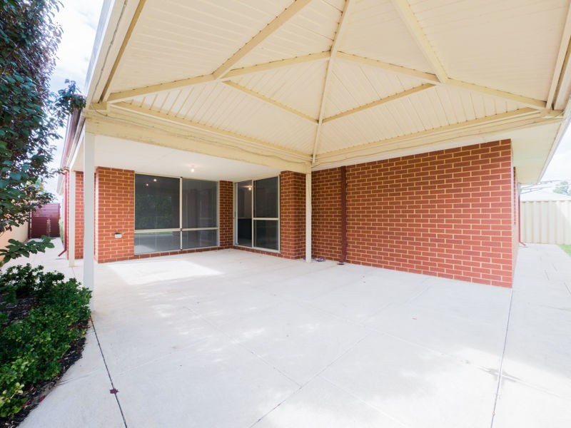 9 Crimson Way, Harrisdale WA 6112