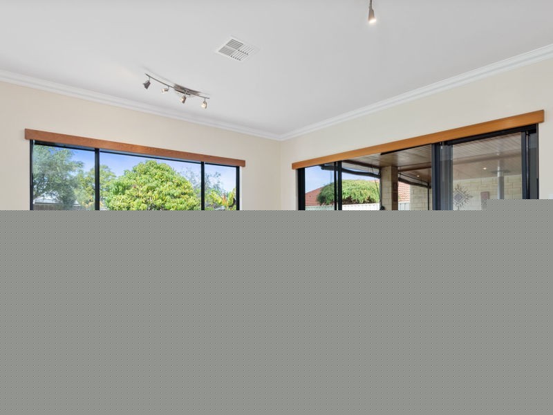 15 Griffin Crescent, Manning WA 6152