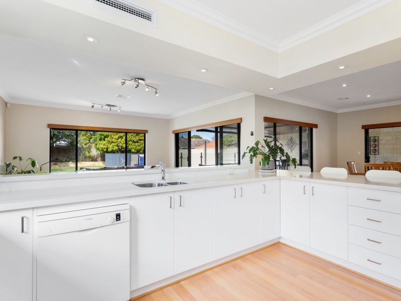 15 Griffin Crescent, Manning WA 6152