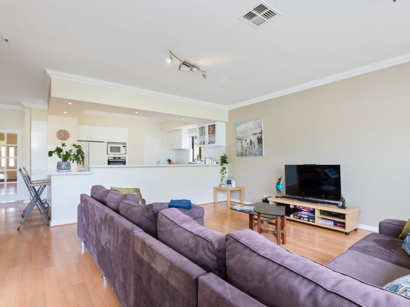 15 Griffin Crescent, Manning WA 6152