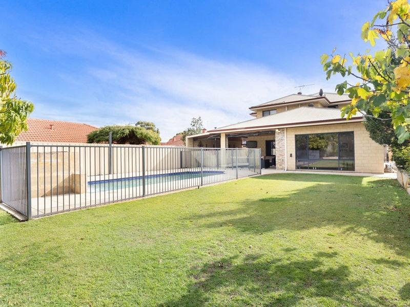 15 Griffin Crescent, Manning WA 6152