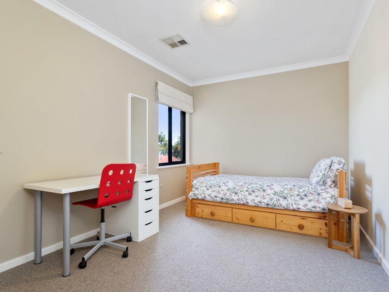15 Griffin Crescent, Manning WA 6152