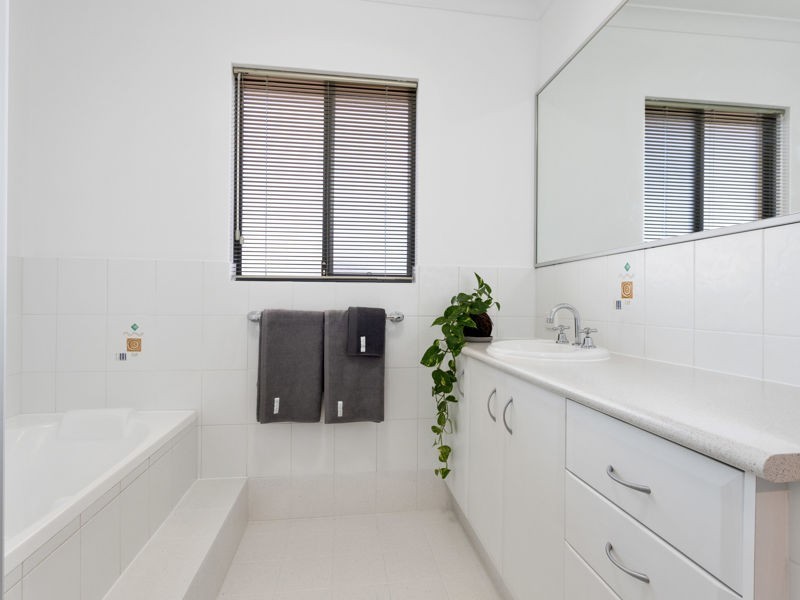 15 Griffin Crescent, Manning WA 6152