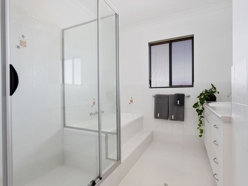 15 Griffin Crescent, Manning WA 6152